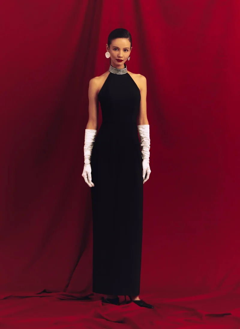 ليتشي فستان ماكسي مع ياقة رسن من حجر الراين